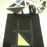 Pirmųjų kūrybinių dirbtuvių metu sukurtas maišelis. KKKC Meno kiemo archyvo nuotr.