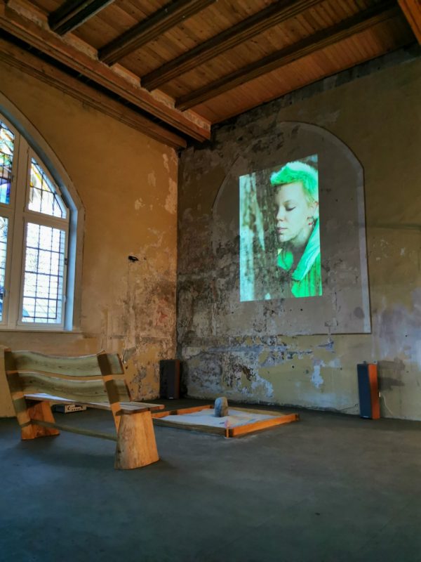 Kornelijos Krasilnikovaitės meninė instaliacija „Aš turiu šaknis“. Organizatorių nuotr.