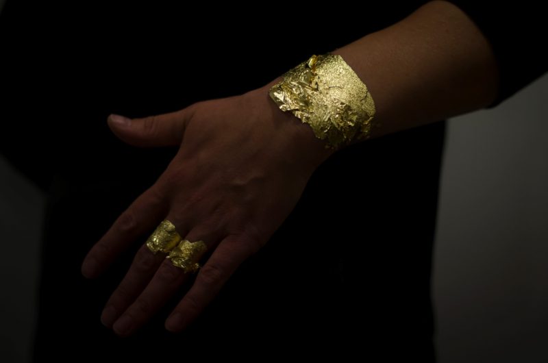 Neringa Poškutė-Jukumienė. In Gold We Trust. Instaliacijos fragmentas, 2019 m.