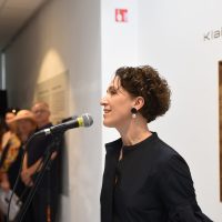 Parodos kuratorė, LDS Klaipėdos skyriaus pirmininkė Neringa Poškutė-Jukumienė. Ingridos Mockutės-Pocienės nuotr.